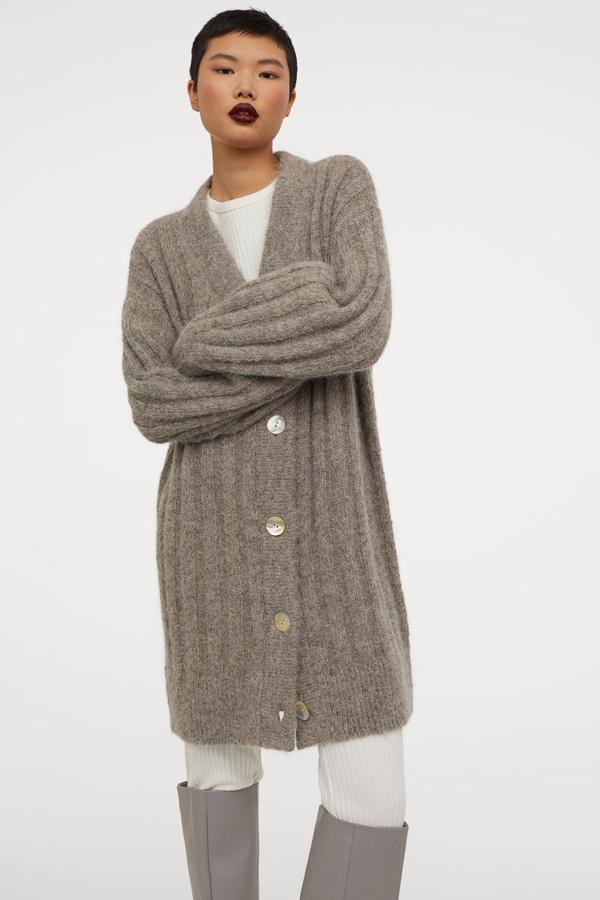 Chaqueta XL de punto de lana rizada, de H&M (79,99 €).