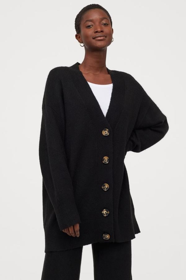 Chaqueta de lana negra, de H&M (24,99 €).