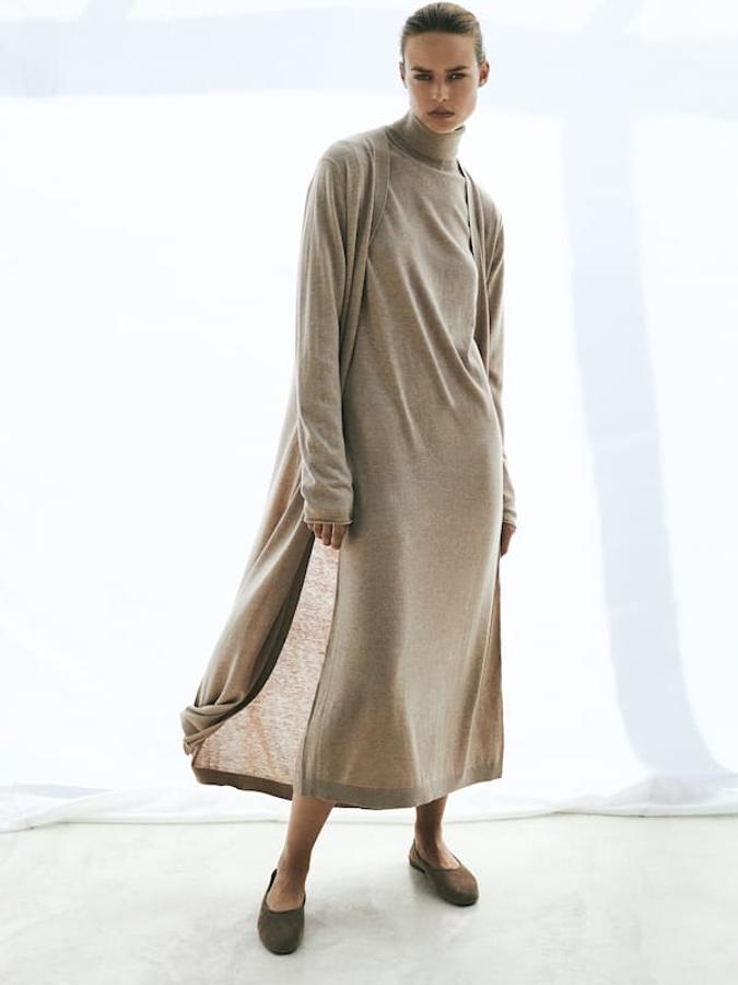 Maxicárdigan de punto ligero, de Massimo Dutti (59,99 €).