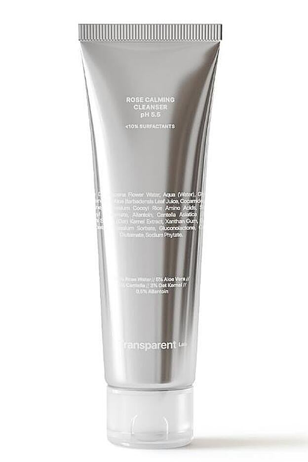 Limpiador con pH neutro y bajo en surfactantes, formulado para respetar la piel y eliminar impurezas de forma efectiva de Transparent Lab (12,95 euros).