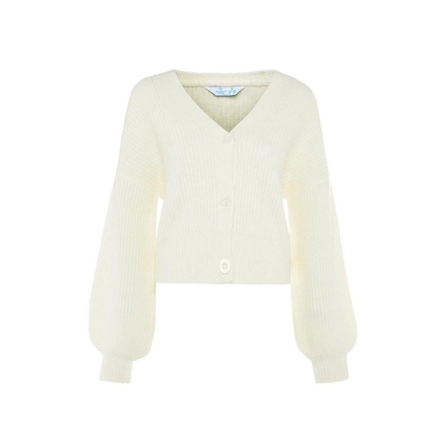 Chaqueta de punto blanca con mangas abullonadas (16 euros).