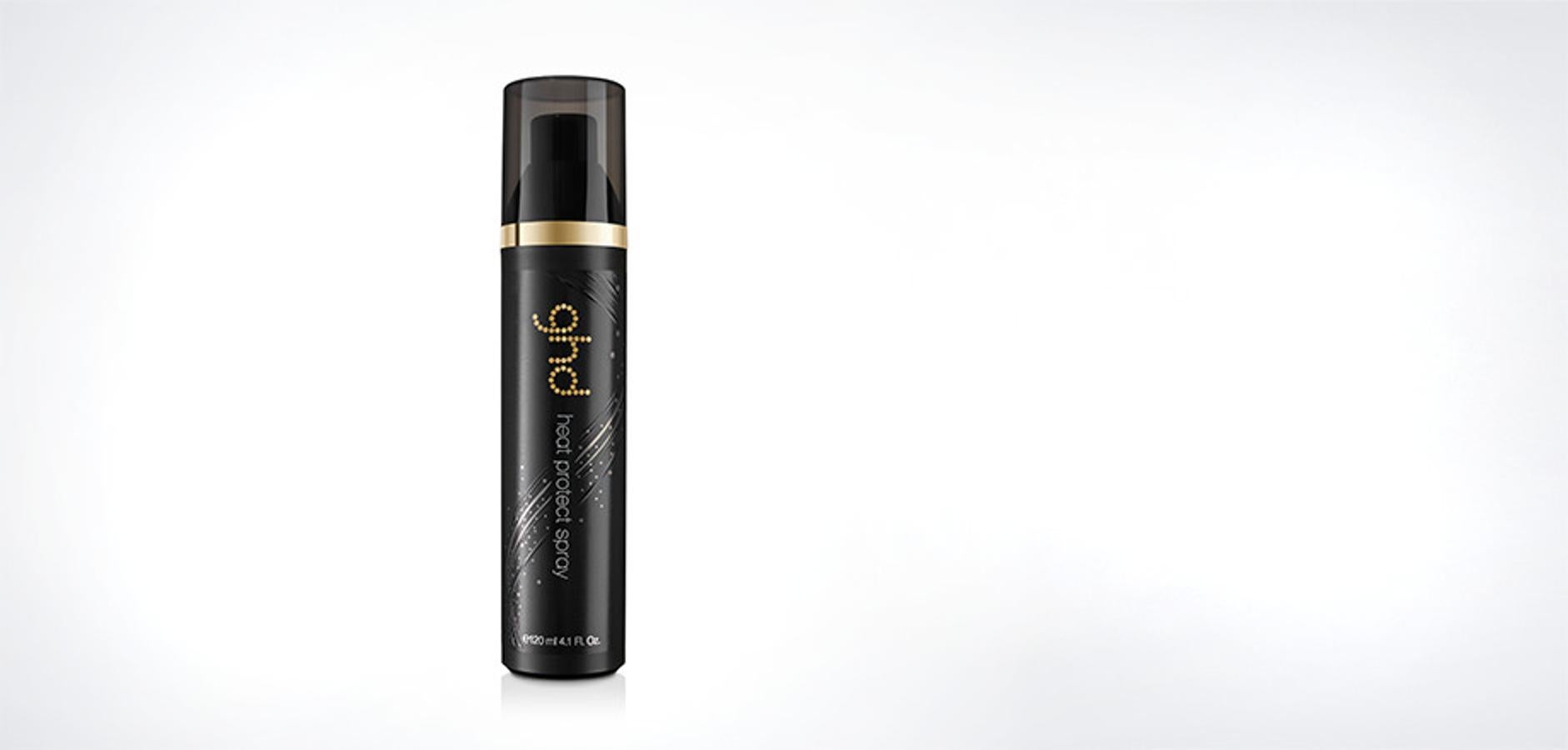 El  spray ghd Style Heat Protection  proporciona una barrera invisible contra los daños diarios producidos por el calor en el cabello mojado o seco (16,30 euros).