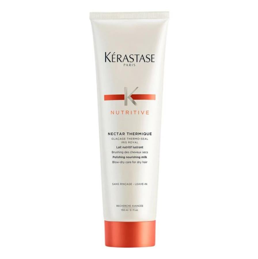 Nutritive Nectar Thermique de Kérastase  es una leche de brillo que actúa como una protección térmica para el cabello nutriendo la fibra en profundidad para prepararla para el peinado. El cabello se ve reforzado y tiene un aspecto más brillante y liso (32,99 euros).