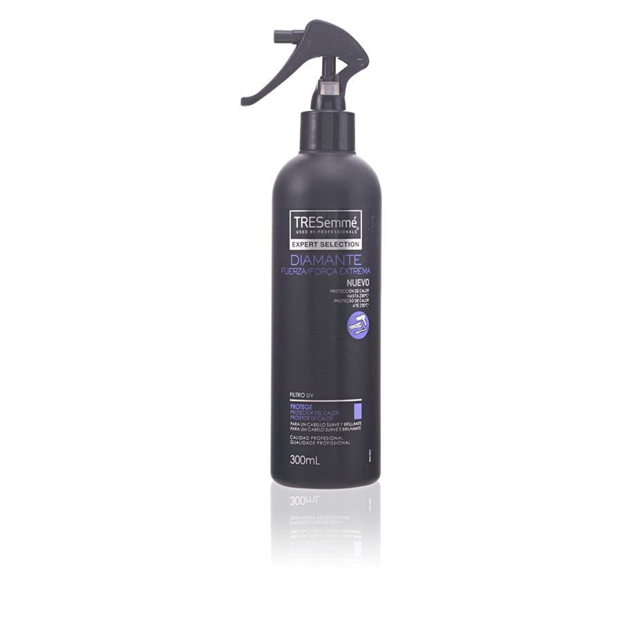 Diamant Heat Protector de Tresemme  es un spray que protege al cabello del calor de los secadores y de las planchas para que prevenir el encrespamiento y las roturas (4,95 euros).