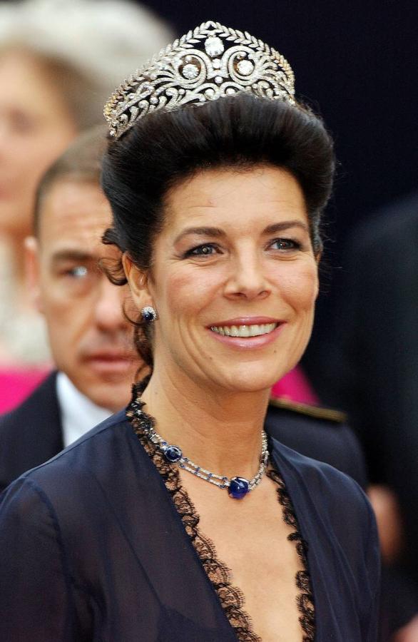 Es otra de las piezas más llamativas. Fue creada para Josefina Bonaparte y, con el tiempo, pasó a integrar el joyero de la casa de Hannover. Carolina de Mónaco, casada con Ernesto de Hannover, la ha lucido en varias ocasiones, tras muchos años guardada.