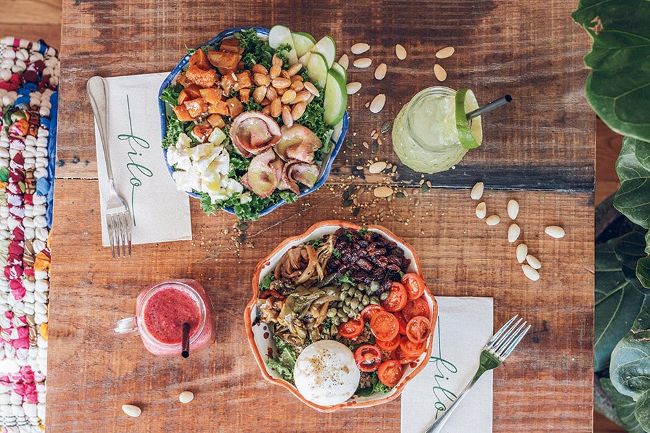 La Filo de la calle Colón, que se autodefine como “la sandwichería más pija de Sevilla”, tiene los dulces caseros, los zumos detox y, en fin, las meriendas y brunchs más potentes de la ciudad. (filosevilla.es).