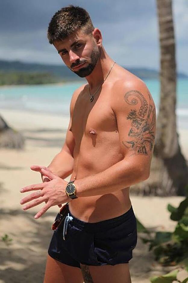 Isaac "Lobito" es ya un veterano de los realities, le gustó Marina y acabó con ella.