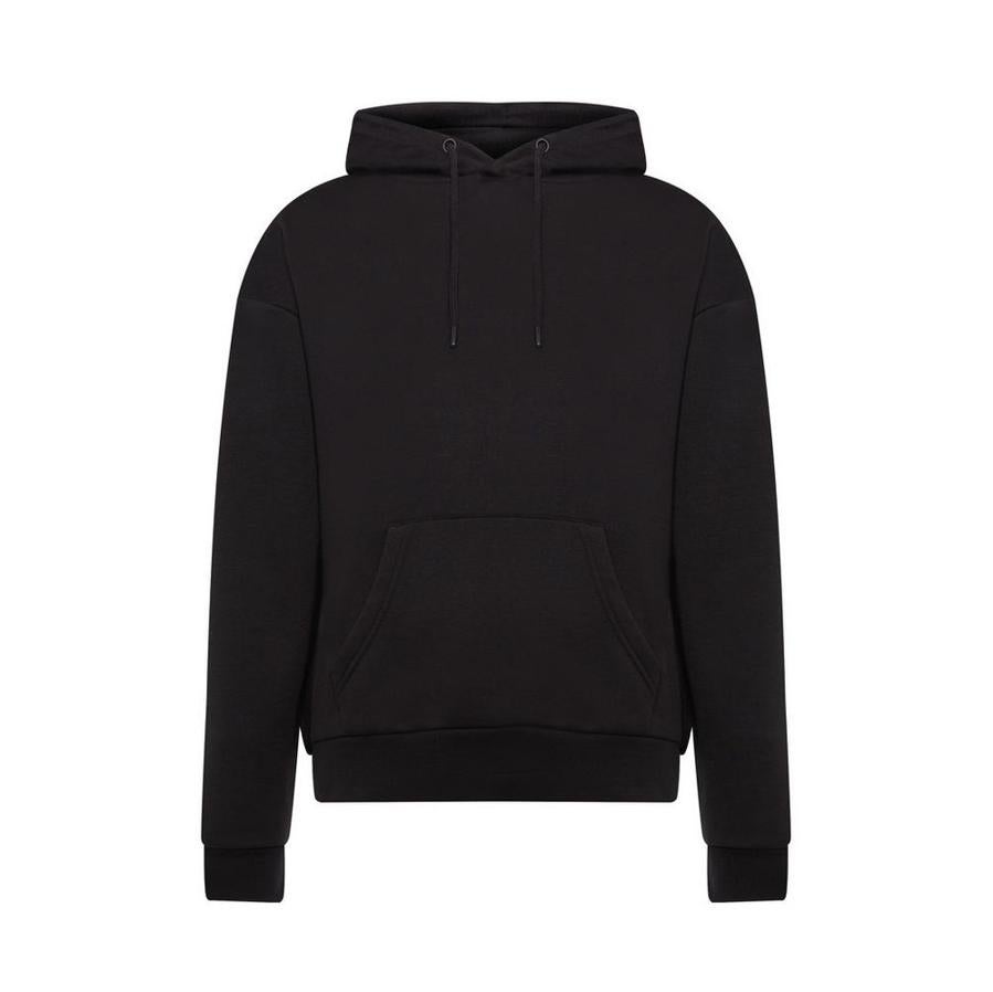 Con bolsillo de canguro en el frontal y capucha con cierre de cordones, esta sudadera negra de Primark viene con bajo y puños elásticos y cuesta 8 euros.