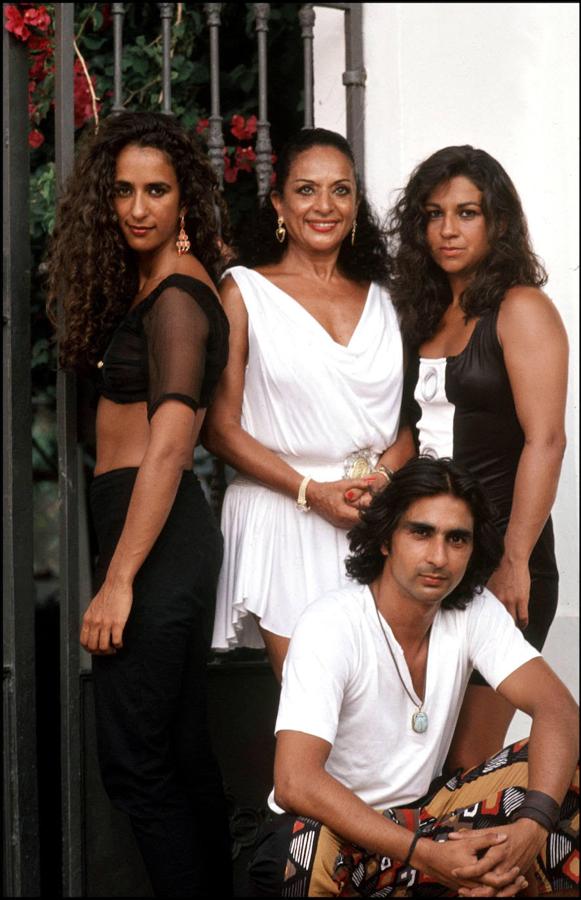 NO podíamos empezar con otra que no fuera "Si me queréis, irse". Y ya estaría.