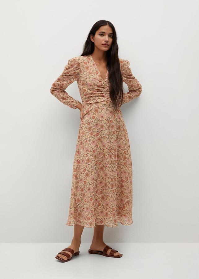 Vestido midi de manga larga con estampado floral de Mango (39,99 euros)
