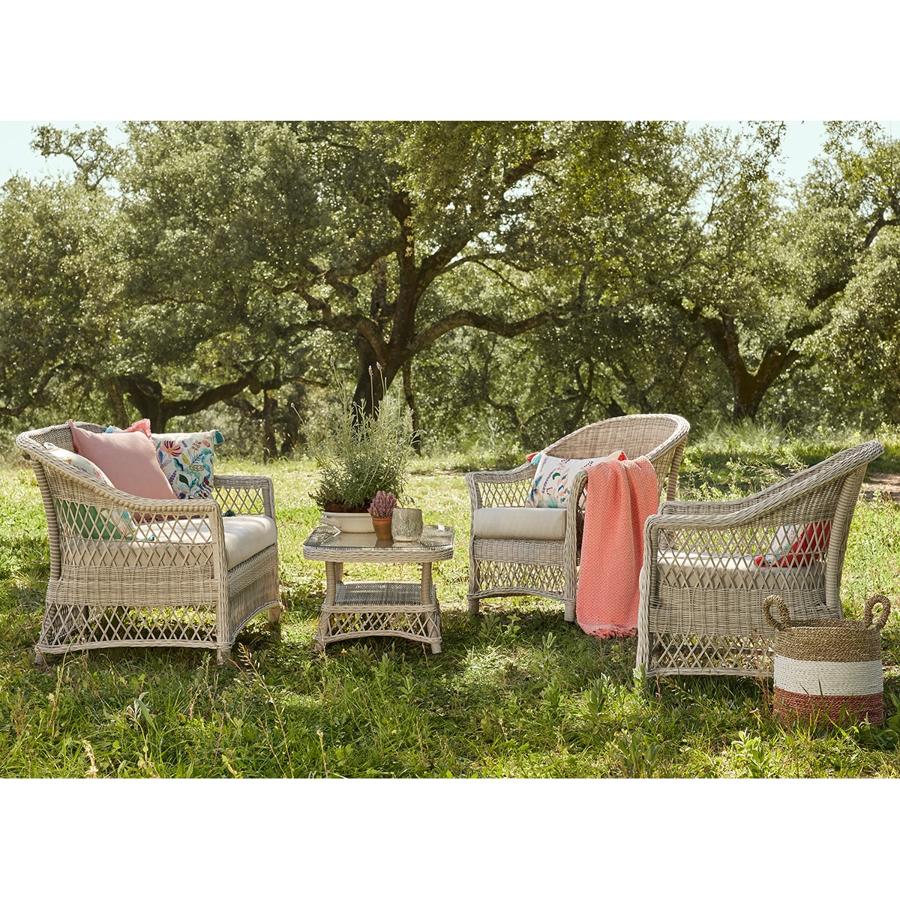 El buen tiempo está a la vuelta de la esquina, y nosotras estamos deseando empezar a vivir al aire libre. Estos sillones de jardín en ratán son perfectos y están rebajados de 269 a 129 euros.