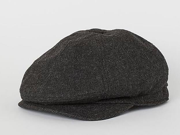 Boina, de H&M. Forrada de color oscuro. Precio actual: 12,99 euros.