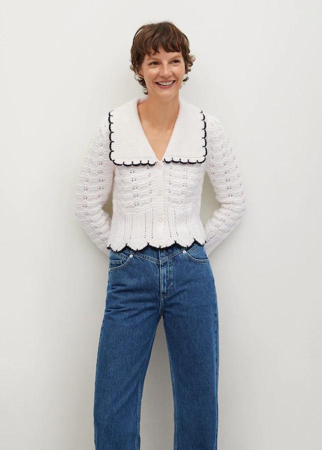 Chaqueta blanca calada con cuello baby doll de Mango: 19,99 euros (antes 29,99 euros). Disponible en talla XL.