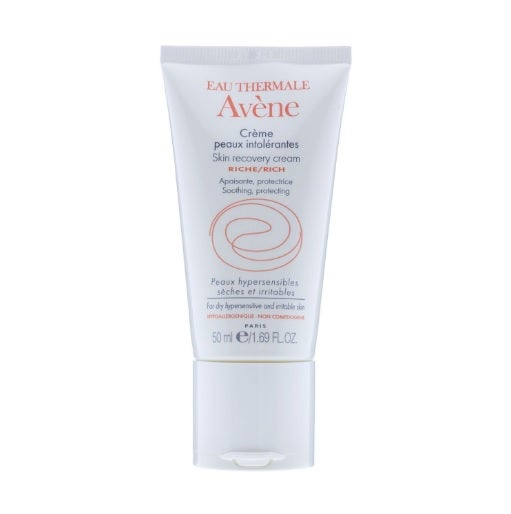 Crema pieles intolerantes de Avène (17,53 euros) . Una hidratante para cutis hipersensibles y secos que recupera la flexibilidad y la comodidad de una epidermis equilibrada. Hidrata, calma la piel en 30 segundos aliviando las sensaciones de quemazón, tirantez, picor e incomodidad y restaura la barrera cutánea en 48 horas.