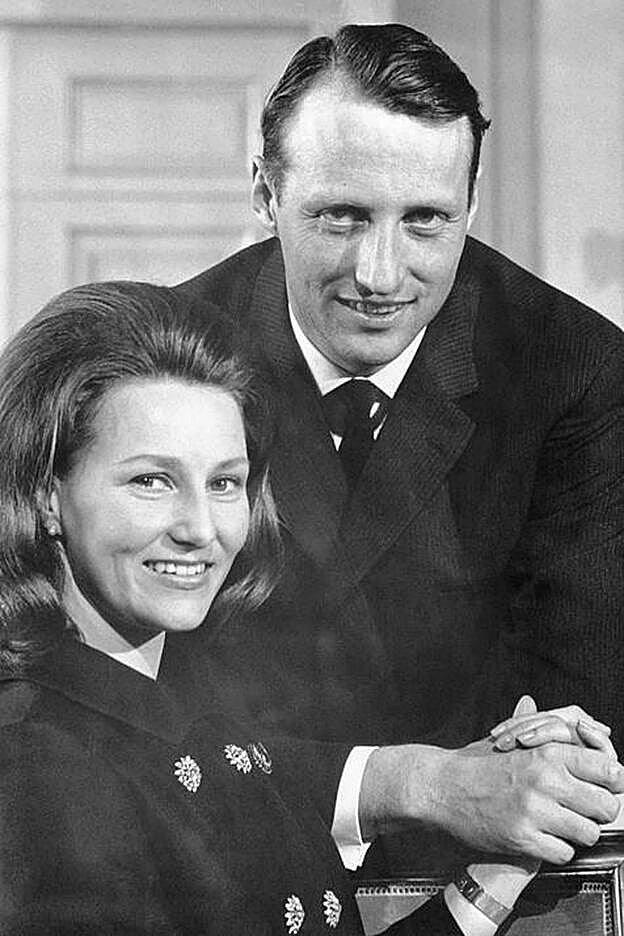 Harald tardó nueve años en convencer a su padre, el rey Olav V, de que Sonia era la adecuada para el puesto.