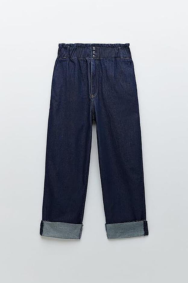 Vaqueros de silueta 'slouchy' de las rebajas de Zara.