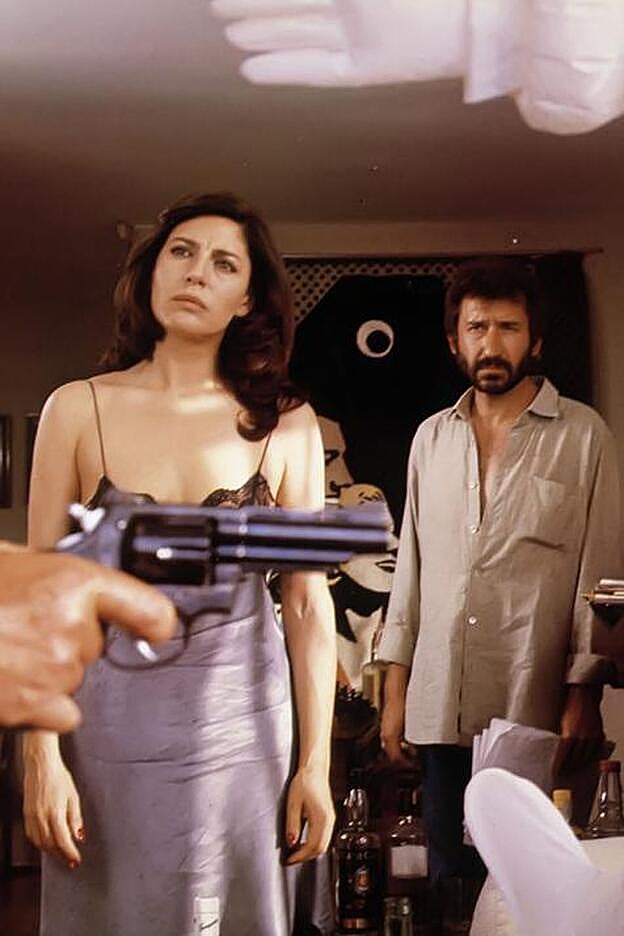 Una escena de la película 'Epílogo' (1984), protagonizada por Charo López y Pepe Sacristán.