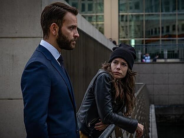 Borghi y Costa en una imagen de la serie.