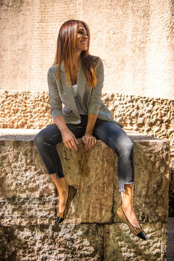 Las bailarinas de Mislita, además de estampados y colores súper apetecibles, tienen una horma muy favorecedora, ya que son muy escotadas y hacen que nuestras piernas parezcan más largas. Este modelo de 'animal print' combinado cuesta 89 euros.