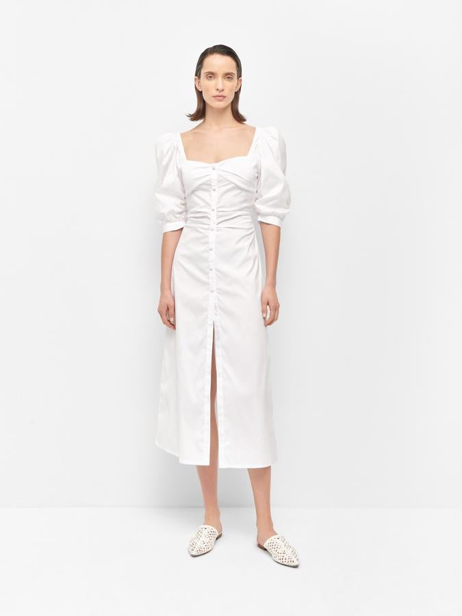 Las aberturas estratégicas son ya una de las características de sus diseños.