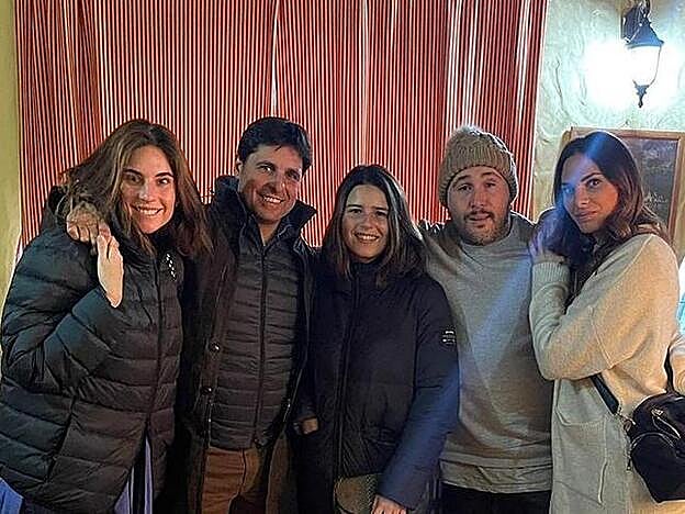 Tana Rivera con su familia paterna, D.R.