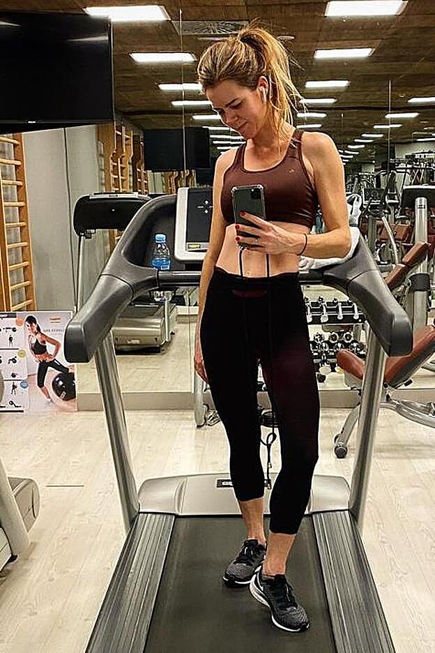 Aunque asegura que la genética juega a su favor, Amelia se muestra de lo más activa e intenta entrenar varios días por semana.