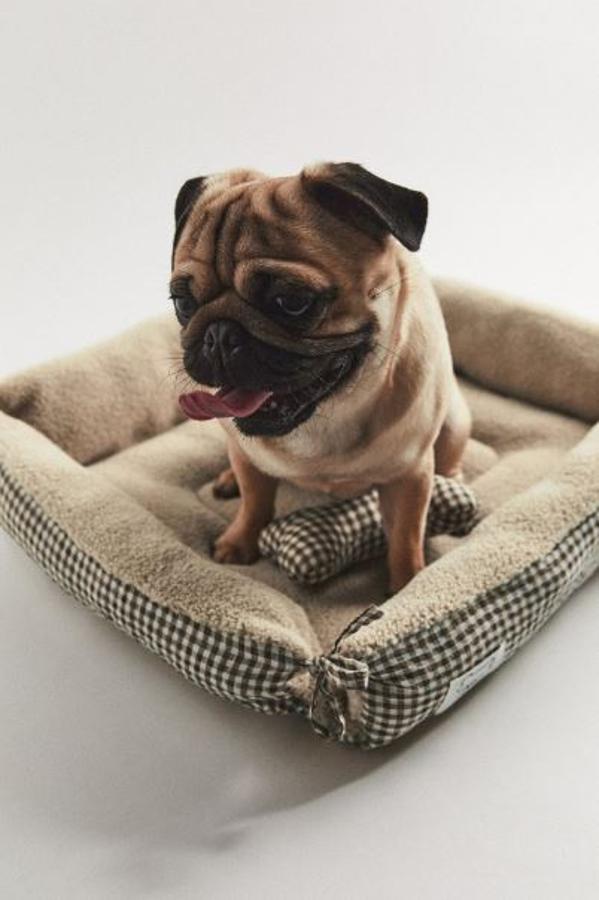 Cama de cuadros vichy (25,95 euros).