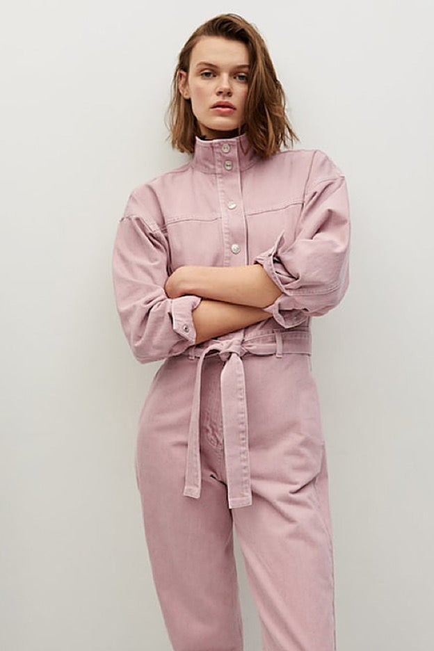 Mono retro de color rosa antiguo de la nueva colección de Mango.