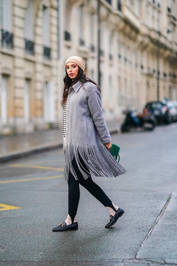 Abrigo de lana con bajo desflecado