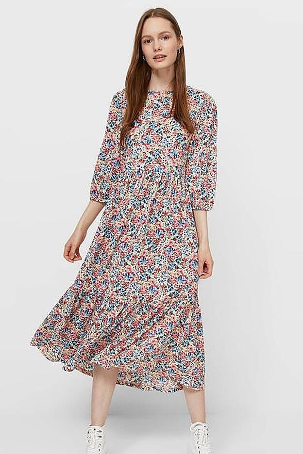 Con el rojo y el azul como protagonistas de este estampado, este vestido se convertirá en tu mejor aliado tanto para crear tus mejores looks de día como exitosos estilismos nocturnos.