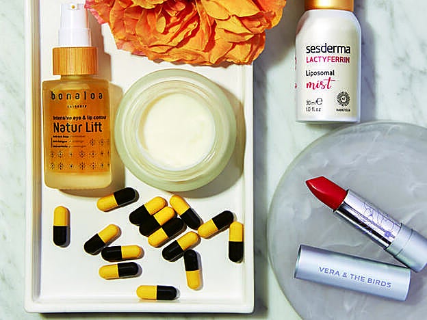 1. Intensive Eye & Lip Contour Natur Lift de Bonaloa (39,95 €). 2. Amem Crema Natural Hidrata y Nutre de Kóoch Green Cosmetics (33,50 €). 3. Lactyferrin Liposomal Mist de Sesderma (15,95 €). 4. Heliocare 360 D Plus Cápsulas de Cantabria Labs (39,31 €). 5. Into the Bloom Radiant Matte Lipstick de Vera&the Birds (16 €).