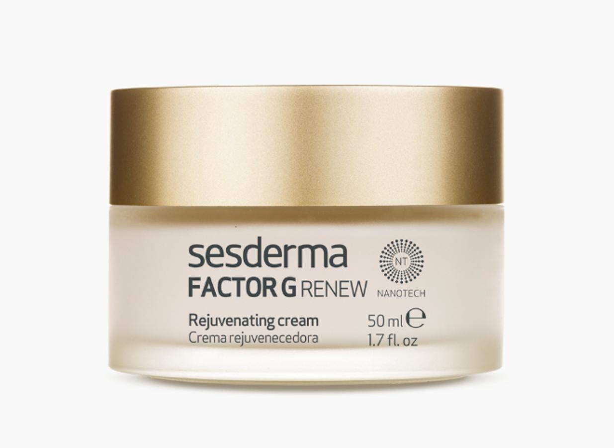 Esta crema nutritiva e hidratante, ideal para pieles secas, es el resultado de aplicar la biotecnología al cuidado y la regeneración de la piel. Contiene 7 factores de crecimiento de origen biotecnológico vegetal, que activan los mecanismos de regeneración de tu piel para multiplicar por 3 la síntesis de colágeno y elastina y luchar así contra la flacidez y las arrugas. Su precio es 49,95 euros.