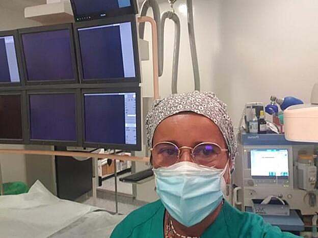 Luisa González desarrolla su actividad profesional en el servicio de Anestesia en el Hospital Universitario Puerta de Hierro Majadahonda (Madrid).