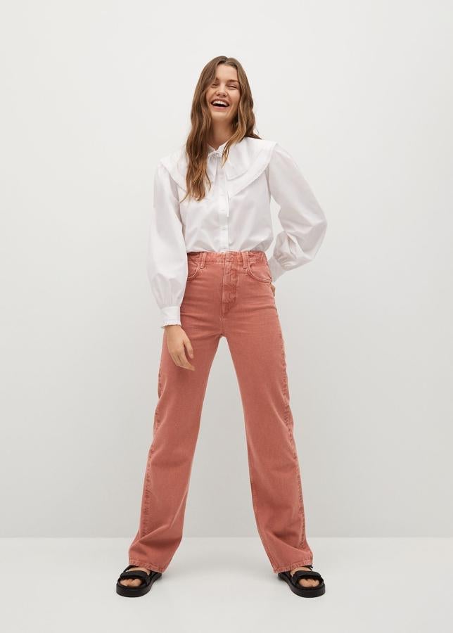 Vaqueros rectos en color rosa oscuro de la nueva colección de Mango (39,99 euros)