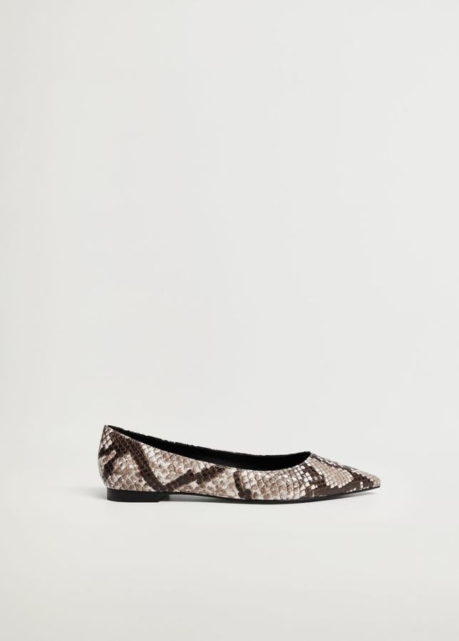 Bailarinas con estampado animal de la nueva colección de primavera de Mango (19,99 euros)