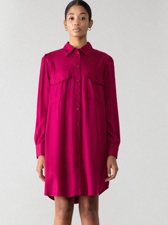 Disponible en varios colores, este vestido camisero de larga con bolsillos y botonadura frontal tiene un precio de 6,49 euros (antes 6,49 euros).