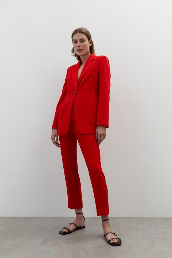 Conjunto de traje de chaqueta, de Sfera