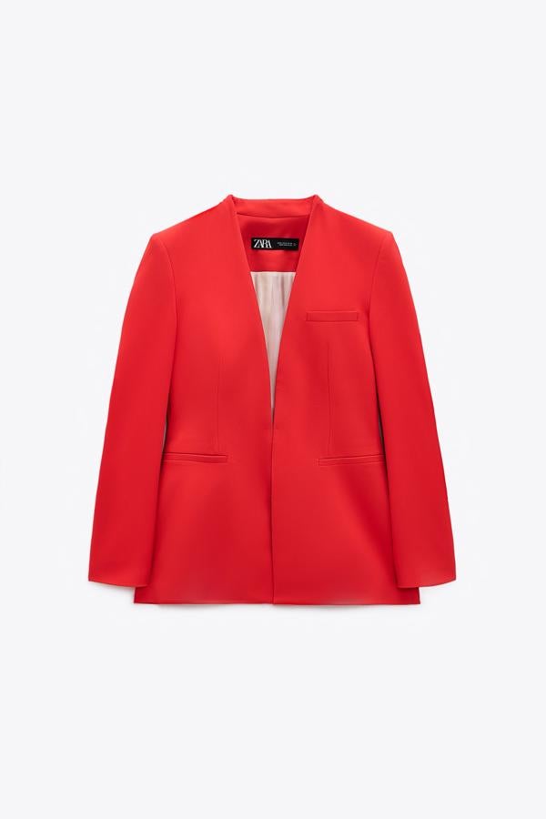 Blazer sin solapas, de Zara (39,95 €).