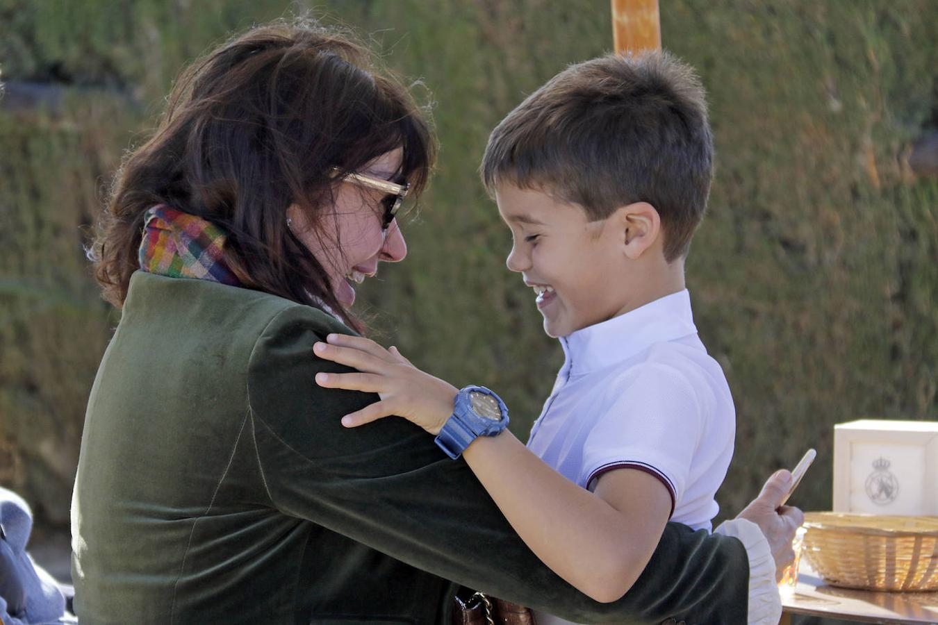 Carmen tiene cinco nietos, cuatro de su hijo Luis Alfonso y uno de su hija Cynthia. "Es una abuela experimentada y muy consentidora", reconocía su nuera Margarita Vargas. A Carmen se le cae la baba con ellos y pasa todo el tiempo que puede a su lado.