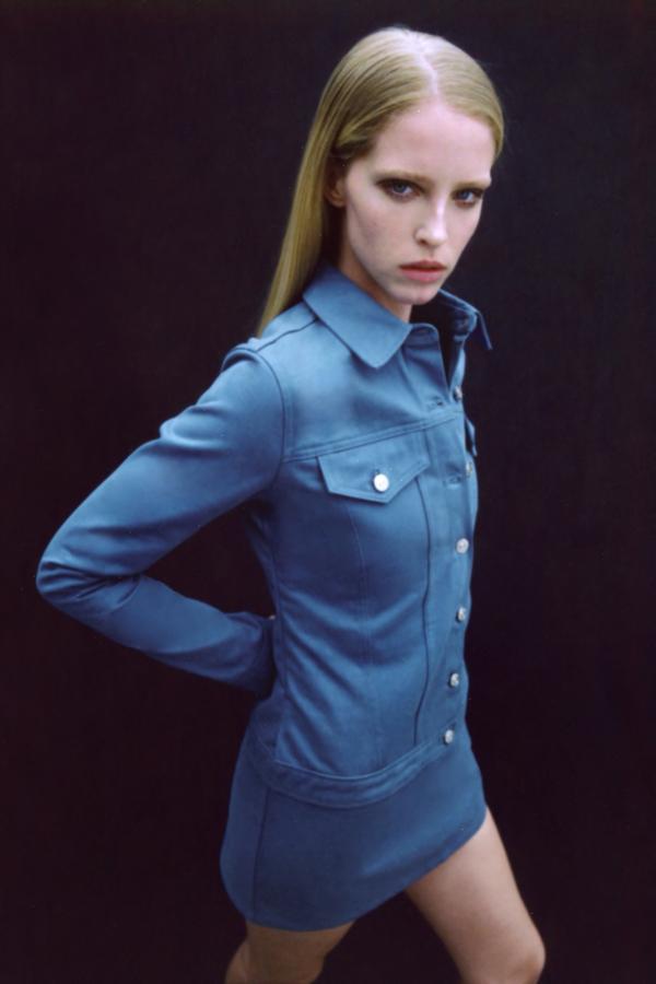 Minivestido camisero de manga larga, de Zara (29,95 €).