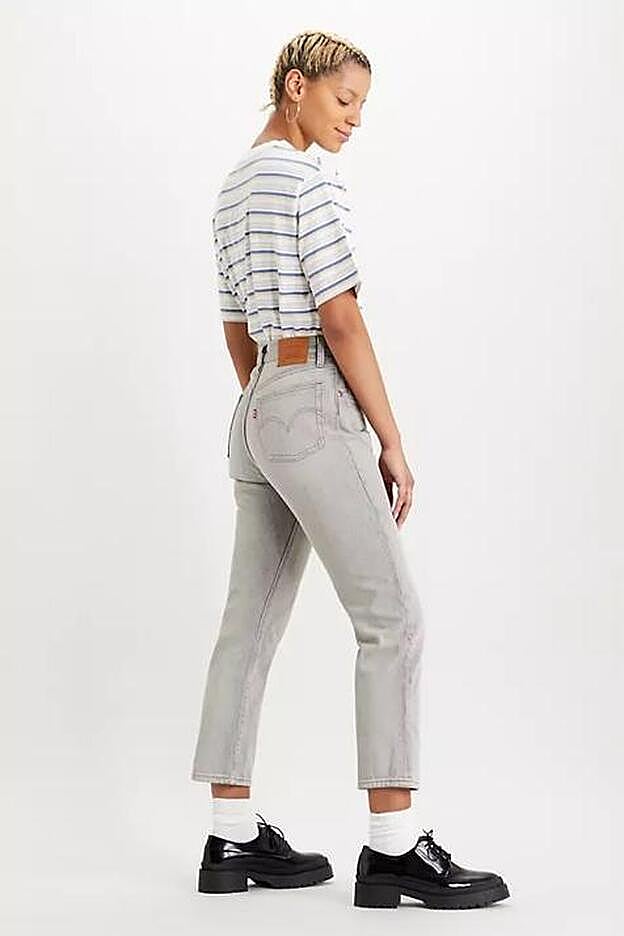 501 LEVI'S CROP JEANS (99 euros).