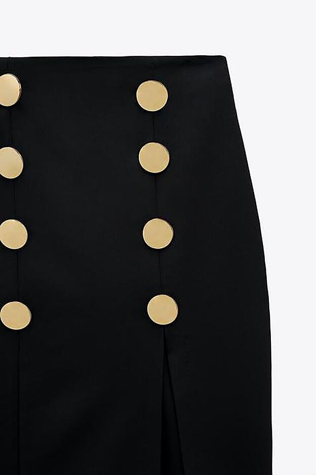 Detalle de los "falsos" botones dorados de esta falda de Zara