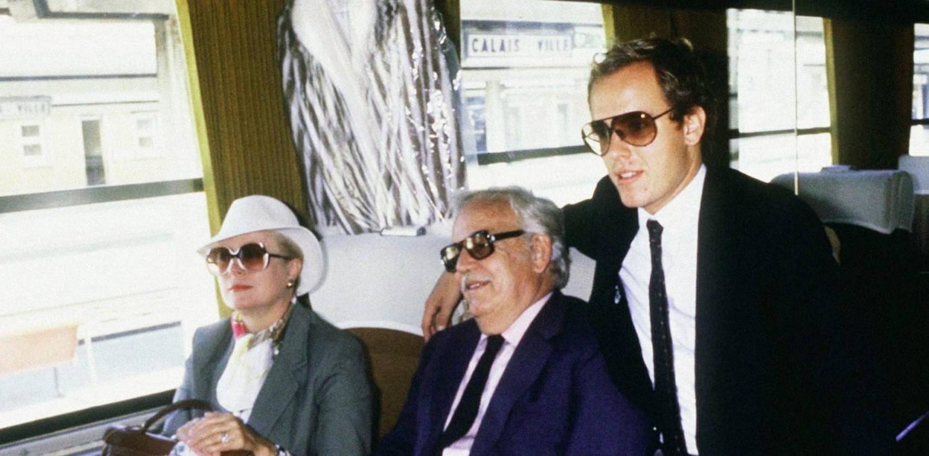 Estefanía, junto a su hermano Alberto, han sido los dos hijos más problemáticos del matrimonio, considerados durante mucho tiempo como los príncipes más rebeldes de toda la realeza europea.