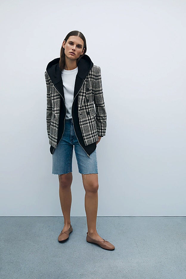 Esta blazer de cuadros de Zara está rebajada en los Special Prices de 4995 a 29.99 euros