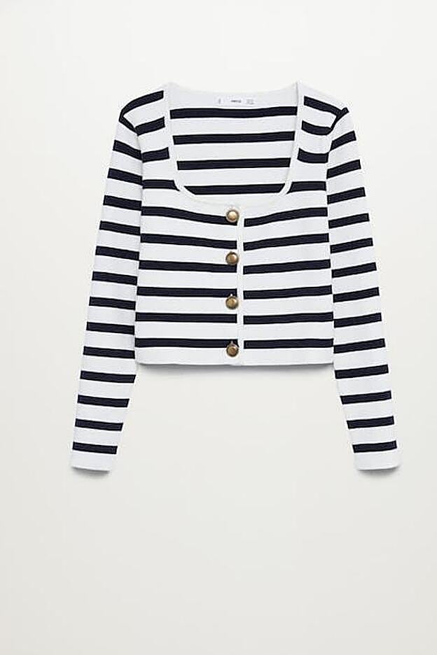 Cárdigan de punto con rayas azul marino y blanco y botones dorado de Mango (29,99 euros)