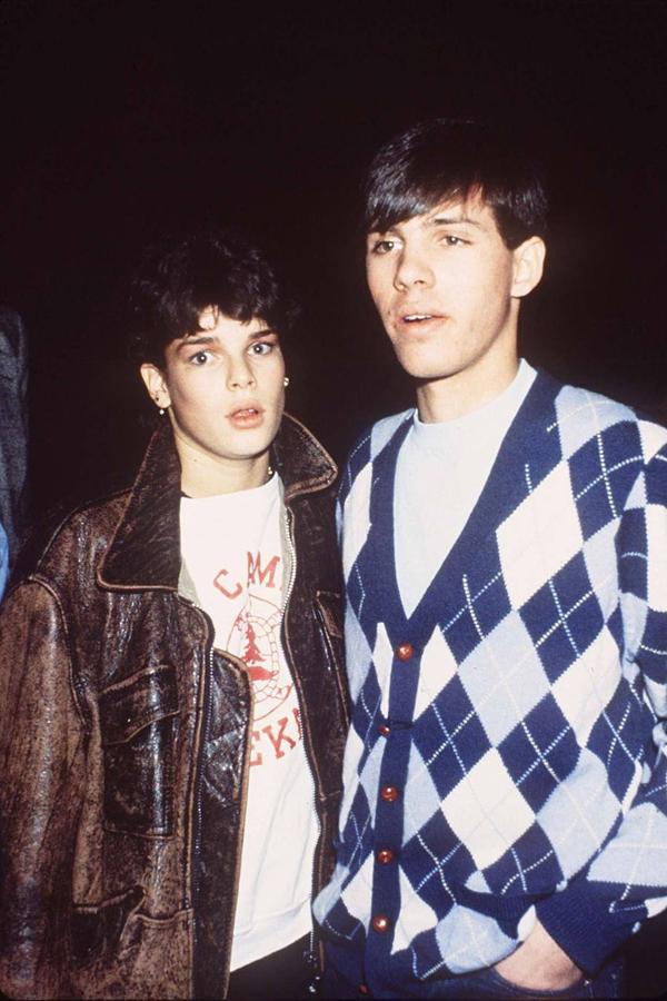 La princesa mantuvo relaciones con Paul Belmondo, Anthony Delon y Rob Lowe entre otros. En abril del año 1990 parecía haber sentado cabeza al anunciar su compromiso oficial con Jean Yves Lefur pero a las pocas semanas se publicaron unas comprometidas fotos de la Princesa con su guardaespaldas, Daniel Ducruet. Esto fue un duro golpe para el Príncipe Rainiero.