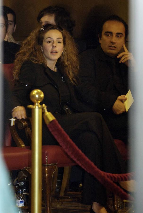 El 1 de junio de 2006 cinco años después de la muerte de Pedro Carrasco, Rocío sufre la segunda gran pérdida de su vida. Su madre, Rocío Jurado, fallece a los 59 años tras una larga enfermedad. Su pérdida la dejó devastada. Desde entonces y sumado a los acontecimientos posteriores, la hija de la más grande no ha levantado cabeza.