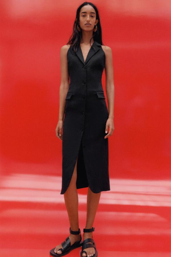 Vestido midi de corte camisero con abertura de la nueva colección de primavera de Zara (39,99 euros)