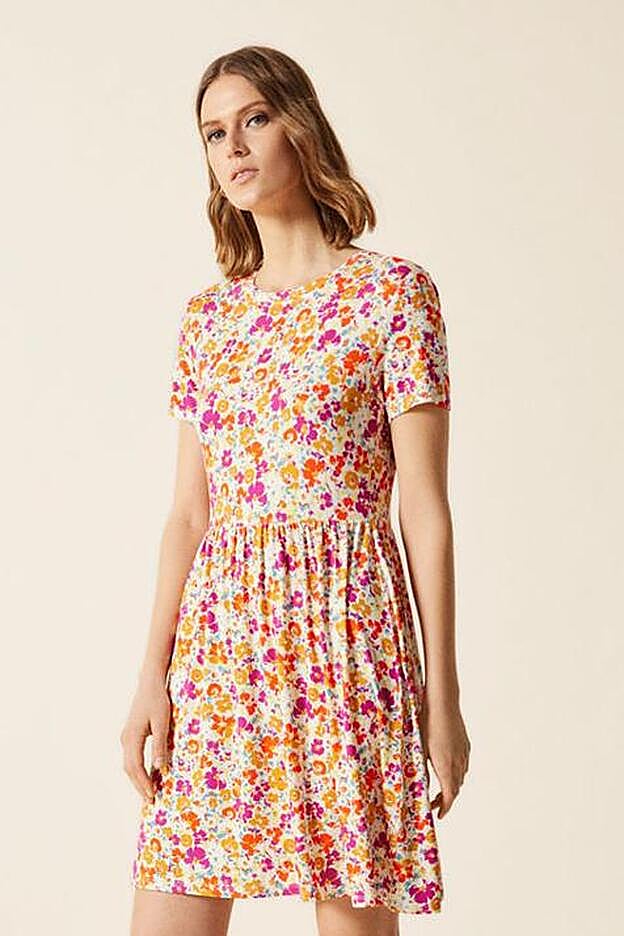 Lefties nos propone cuatro coloridos estampados para que elijas tu vestido ideal.