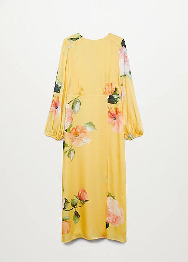 Vestido de cuello redondo con manga larga, de Mango (59,99 €).